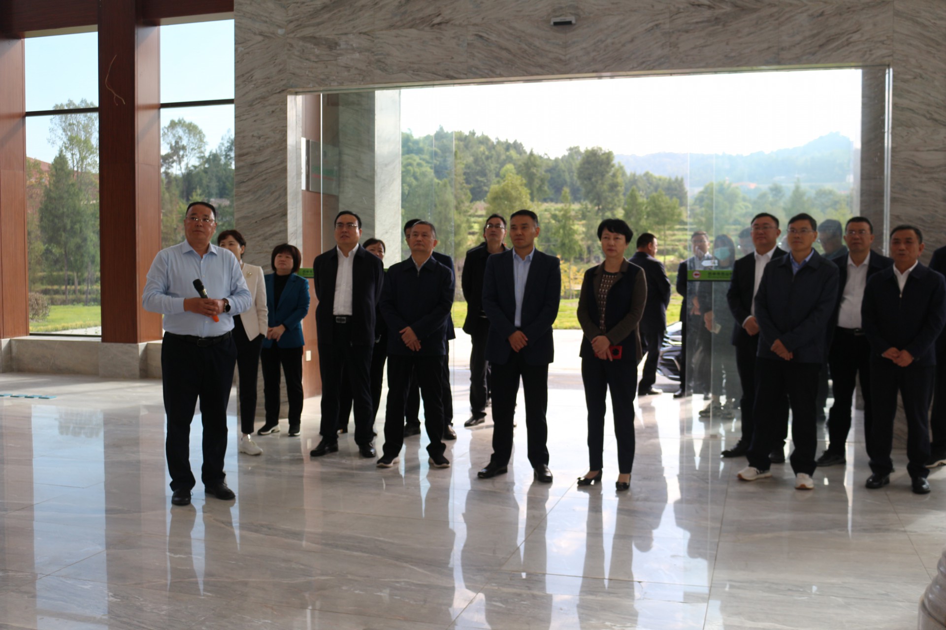 內(nèi)江市黨政代表團(tuán)一行考察巴山牧業(yè)